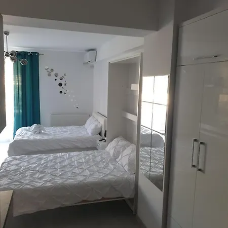 Delux Mamaia Nord Apartmán *